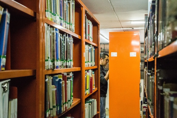 Imagen de libros en bicicleta