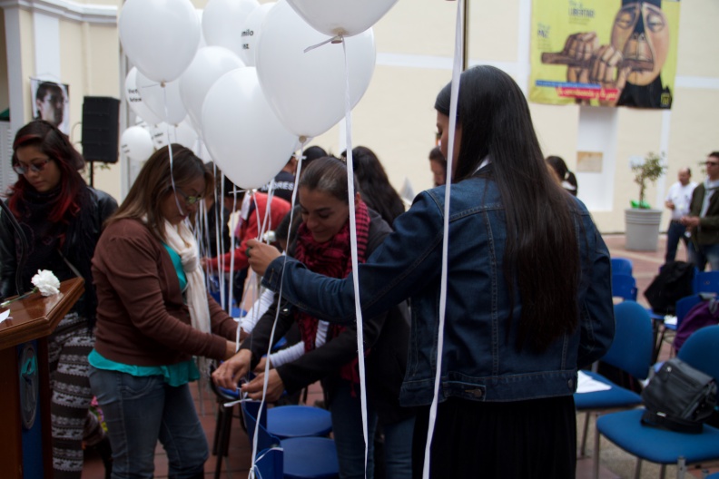 globos blancos